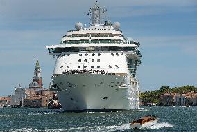 Italy Bans Cruise Ships From Venice Lagoon