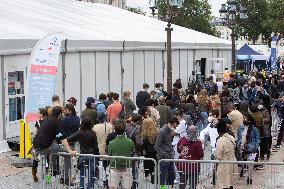 Parisians Queue To Be Vaccinated Against Covid-19 - Paris