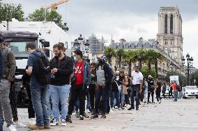 Parisians Queue To Be Vaccinated Against Covid-19 - Paris