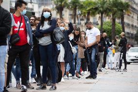 Parisians Queue To Be Vaccinated Against Covid-19 - Paris