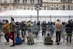 Parisians Queue To Be Vaccinated Against Covid-19 - Paris