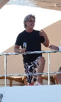 Kurt Russell And Goldie Hawn Partying - St Tropez