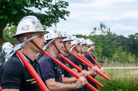 Rehearsal For The July 14 Parade - Versailles