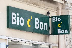 Shop Signs - Cannes