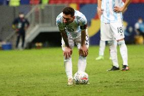 Copa America - Argentina v Colombia