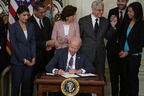 Biden Signs Executive Order Promoting Competition in the US Economy