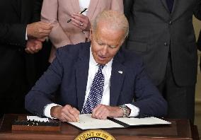 Biden Signs Executive Order Promoting Competition in the US Economy