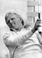 Golf: Greg Norman at 1977 Kuzuha International in Japan