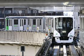Resumption of Tokyo train services suspended by quake