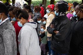 Demonstration To Ask For Housing For Migrants - Paris