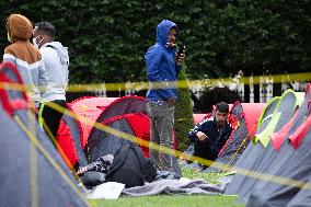 Demonstration To Ask For Housing For Migrants - Paris