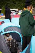 Demonstration To Ask For Housing For Migrants - Paris