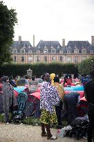 Demonstration To Ask For Housing For Migrants - Paris