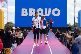 France Gold Medalists In The Men Double Sculls - Paris