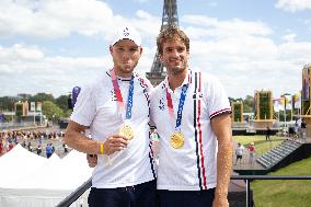 France Gold Medalists In The Men Double Sculls - Paris