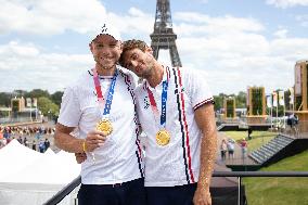 France Gold Medalists In The Men Double Sculls - Paris