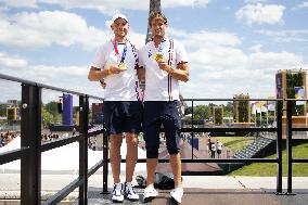 France Gold Medalists In The Men Double Sculls - Paris