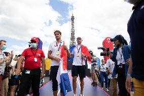 France Gold Medalists In The Men Double Sculls - Paris