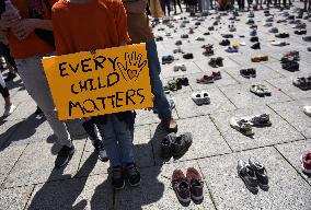 Protesters demand investigation into residential schools - Ottawa