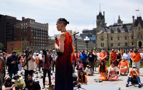 Protesters demand investigation into residential schools - Ottawa