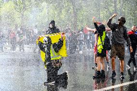 Anti Pass Sanitary Protest - Paris