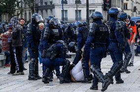 Anti Pass Sanitary Protest - Paris