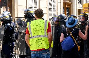 Anti Pass Sanitary Protest - Paris