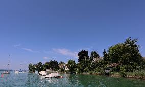 Village Of Kusnacht On The Shores Of Lake Zurich - Switzerland