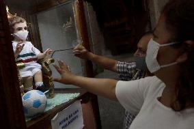 Faithfuls Pray For Olympian Football Team - Mexico