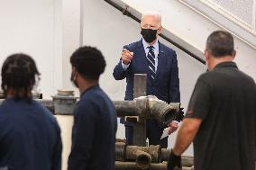 MD: U.S. President Joe Biden visits Plumbers and Gasfitters UA Local 5 Training Facility