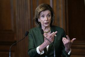 Nancy Pelosi on January 6th gold medals for police - Washington