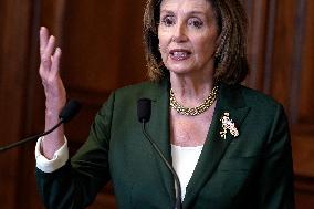 Nancy Pelosi on January 6th gold medals for police - Washington