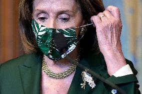 Nancy Pelosi on January 6th gold medals for police - Washington