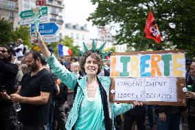 Protest against the Sanitary Pass - Paris