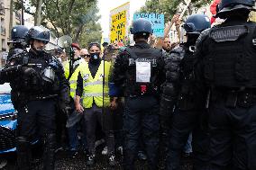 Protest against the Sanitary Pass - Paris