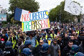 Protest against the Sanitary Pass - Paris