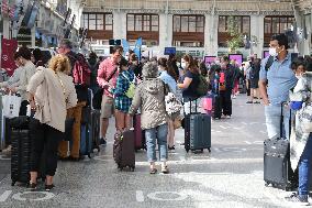 Minister JB Djebbari at Gare de Lyon as France extended health pass - Paris