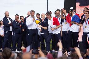 Olympic Athletes Meets The Public - Paris