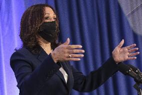 Vice President Kamala Harris visits Unity Health CareÕs Brentwood Health Center