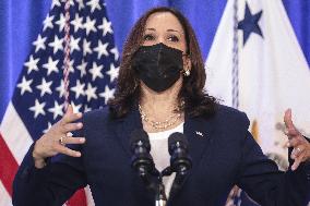 Vice President Kamala Harris visits Unity Health CareÕs Brentwood Health Center