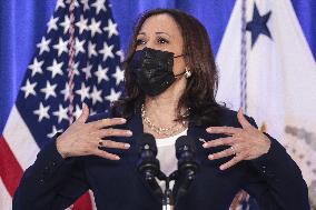 Vice President Kamala Harris visits Unity Health CareÕs Brentwood Health Center