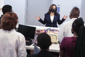 Vice President Kamala Harris visits Unity Health CareÕs Brentwood Health Center