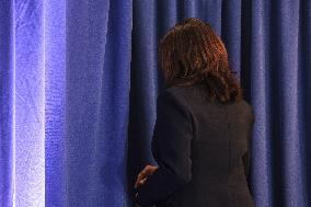 Vice President Kamala Harris visits Unity Health CareÕs Brentwood Health Center