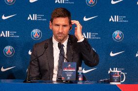 Lionel MessiUnveiling Press Conference - Paris