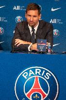 Lionel MessiUnveiling Press Conference - Paris