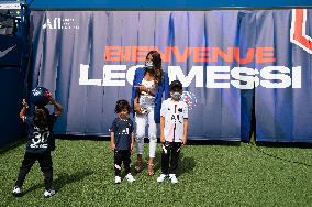 Lionel Messi Unveiling Press Conference - Paris