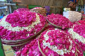 Selling Rose petals in Rajasthan