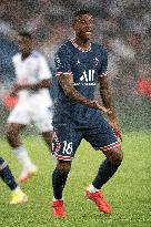 Paris Saint-Germain v Strasbourg - Ligue 1