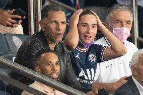 VIPs Watch PSG v Strasbourg