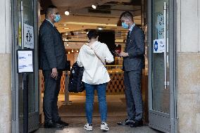 Health pass is compulsory at the Grands Magasins - Paris